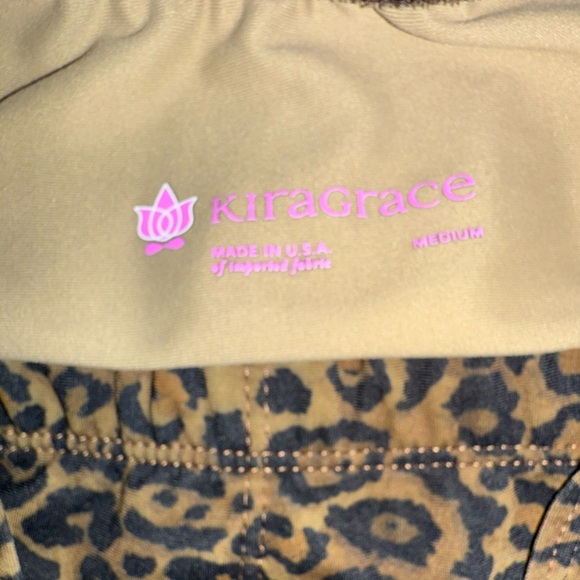 KiraGrace - Grace Halter with Criss-Cross Back Perfect Leopard Med Like New - Picture 6 of 7